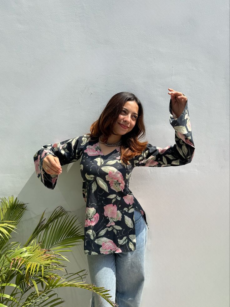 Black &amp; Pink Floral Print V-Neck Tunic