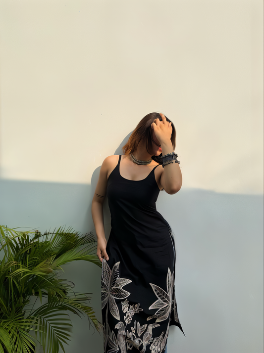 Fusion Black Embroidered Side-Slit Tunic / Kurti